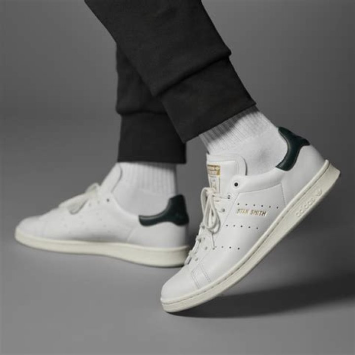 A white Adidas stan smith sneaker