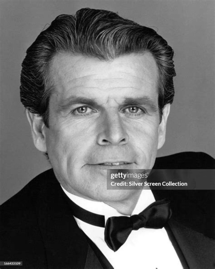 Actor William Devane's Net Worth, Wife, Son Death, Age Bio Savage Rose
