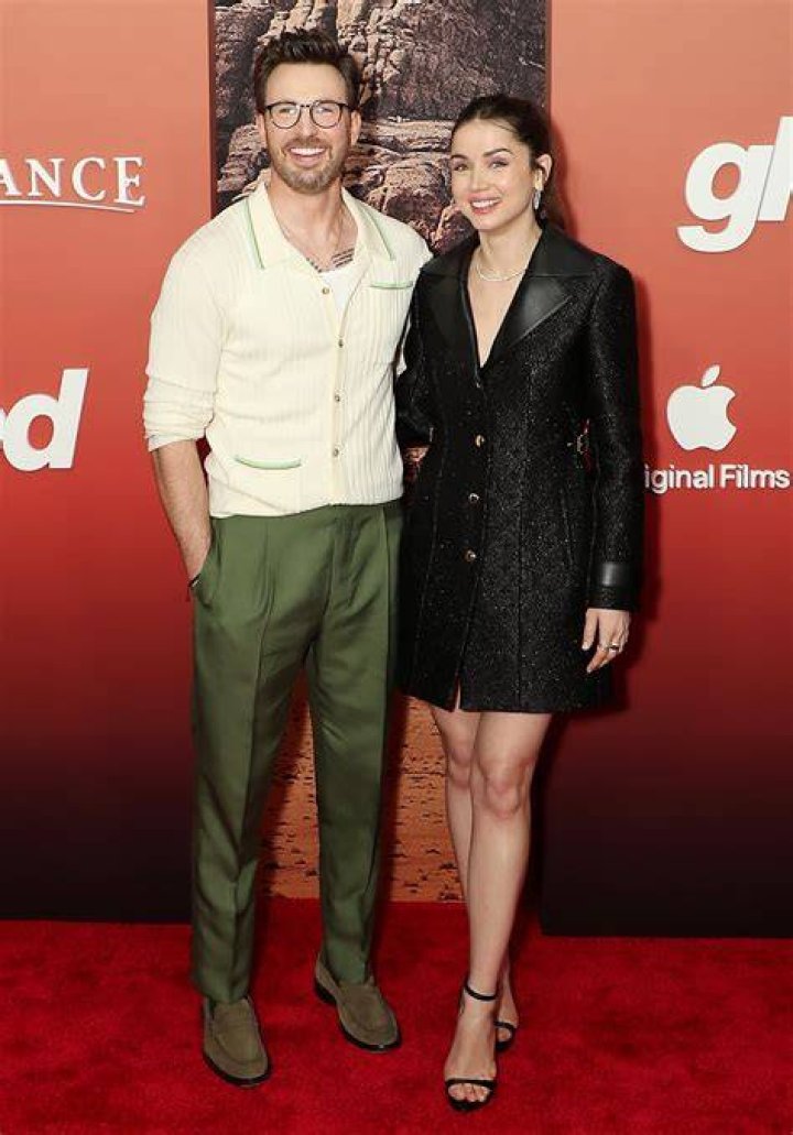 Ana de Armas Height and Weight Celebrity Weight
