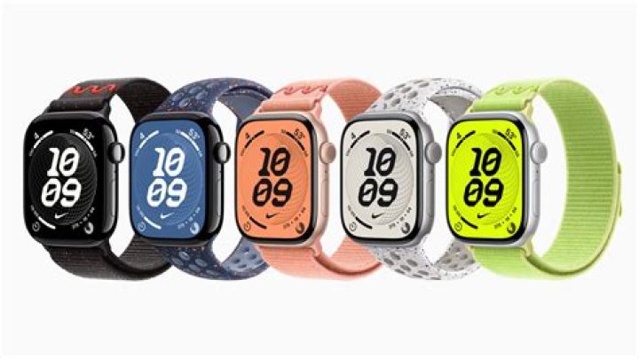 apple watch series 7 press render green leather strap apple watch series 7 press render green leather strap