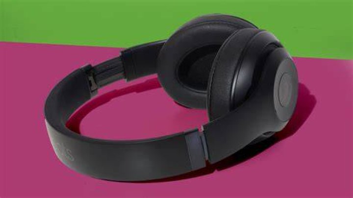 Beats Studio 3 Wireless Noise Cancelling Over Ear Headphones Midnight Black Beats Studio 3 Wireless Noise Cancelling Over Ear Headphones Midnight Black