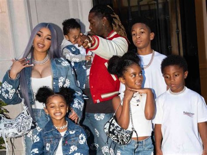 Cardi B Is Pregnant, Expecting First Child With Fianc&eacute; Offset E! News