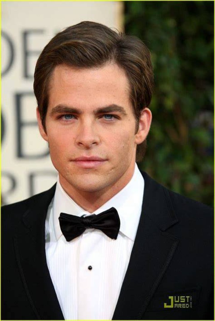 Chris Pine clean shaven