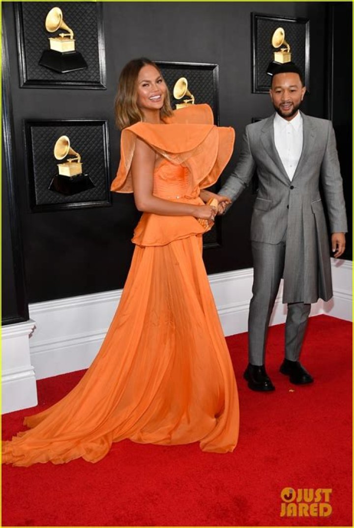 Chrissy Teigen Grammys 2020