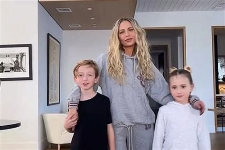 dorit kemsley sitting outside at table with erika girardi on real housewives of beverly hills tv show 