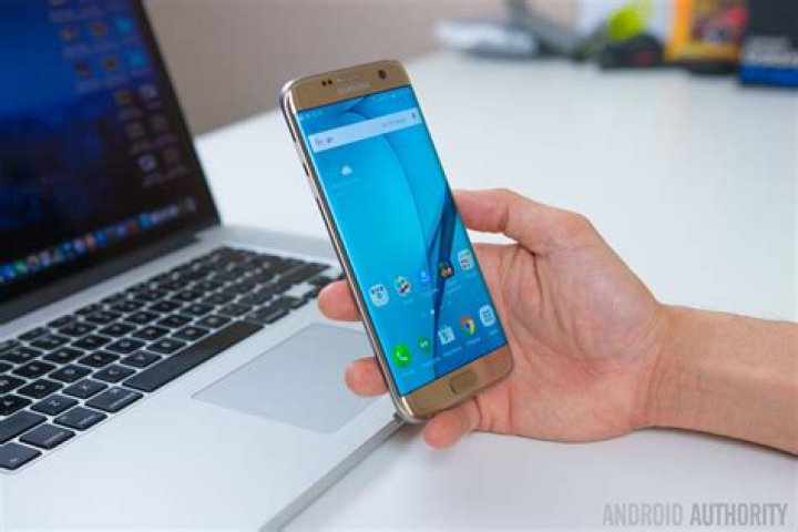Galaxy S7 gets camera fix and June security patch in the UK