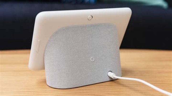 Google Home Hub audio to text converter