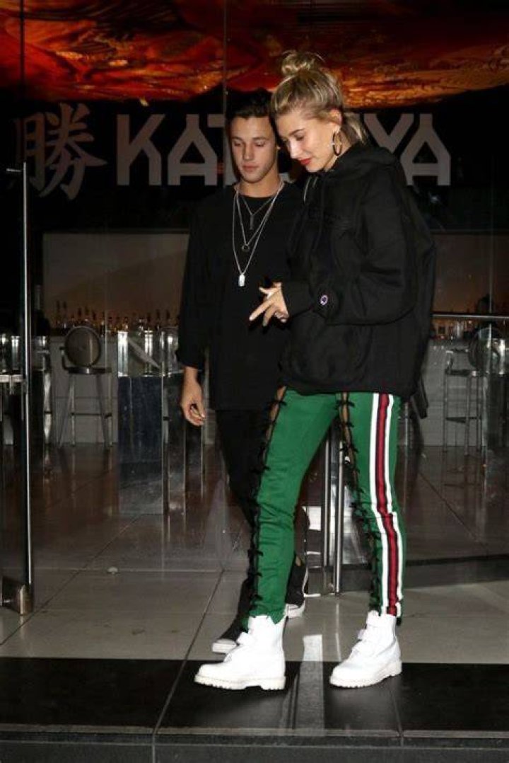 Hailey Baldwin Hangs Out With Justin Biebers Friend Chad Veach Girlfriend