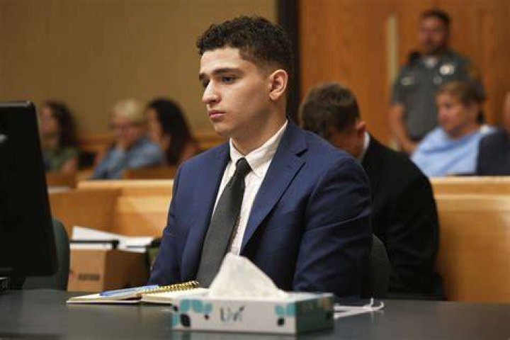 In recordings at murder trial, DeeDee Moore explains how to dig up