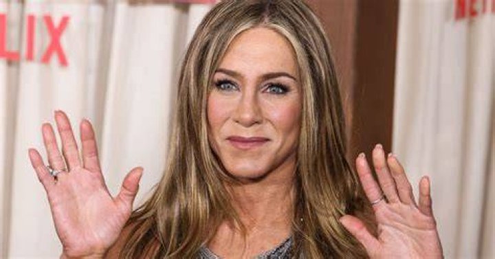 Jennifer Aniston looking resigned