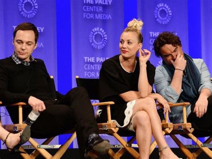 Jim Parsons, Johnny Galecki, Kaley Cuoco, Simon Helberg, and Kunal Nayyar attend the 2010 People's Choice Awards