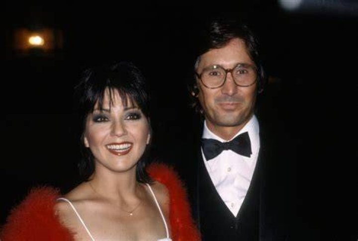 Joyce Dewitt and Ray Buktenica Online Message Boards Forums