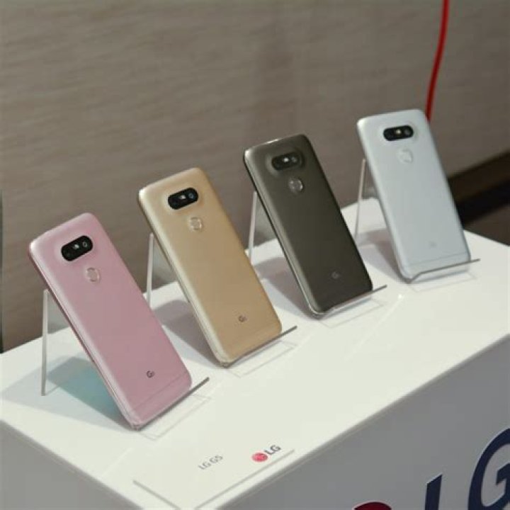 lg g5 first look aa-32 lg g5 first look aa-32