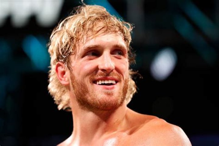 Logan Paul's girlfriend got him to a fan of 'The Bachelorette'