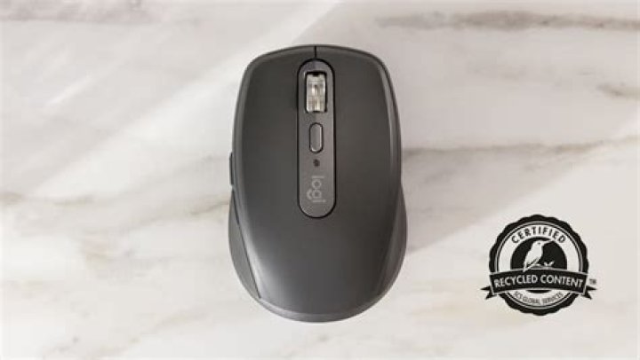 Logitech MX Anywhere 3 Logitech MX Anywhere 3 in a bag pocket