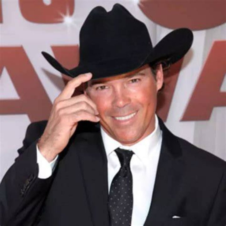 Lori Jayne Lampson Was Clay Walker's Wife for 11 Years Meet Her
