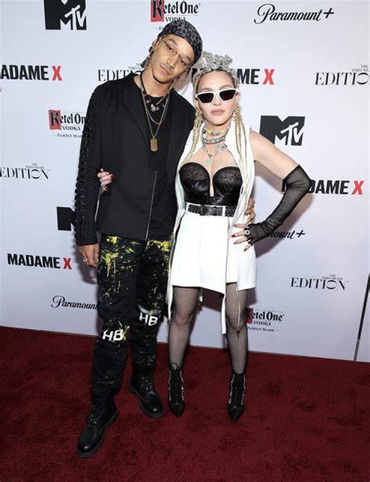 Madonna, Ahlamalik Williams