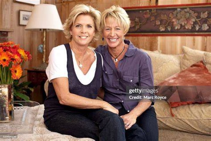MEREDITH BAXTER AND NANCY LOCKE. A SECRET TO A HAPPY MARRIAGE.