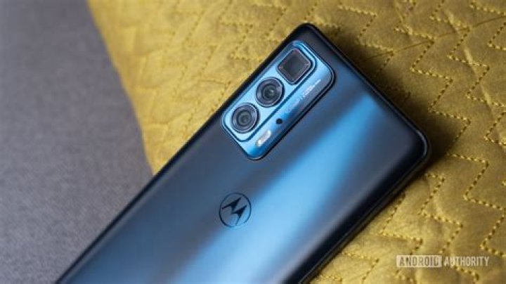 Moto Edge 20 Pro zoomed in on camera Moto Edge 20 Pro zoomed in on camera