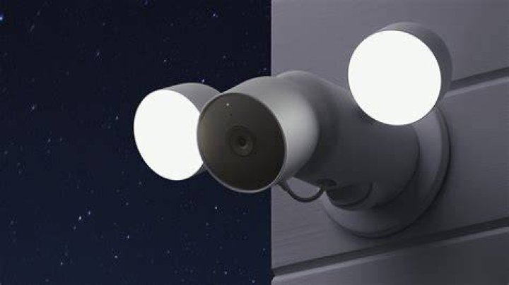 Nest Cam with floodlight night close Nest Cam with floodlight night close