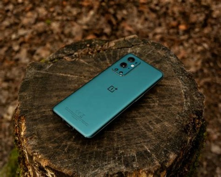 OnePlus 7 Pro wathing YouTube video OnePlus 7 Pro wathing YouTube video
