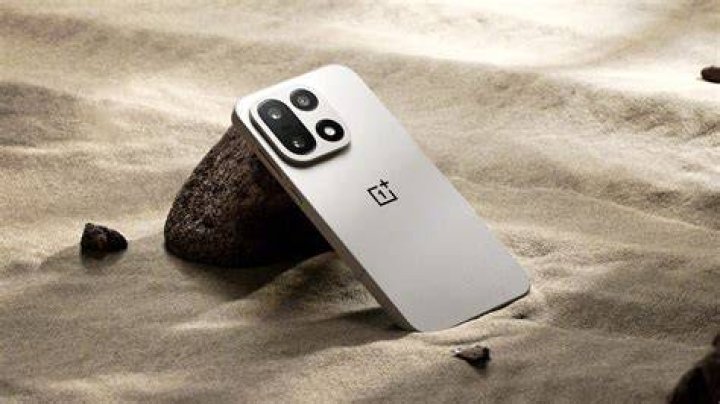 OnePlus 9 Pro your phone is up to date OnePlus 9 Pro your phone is up to date on screen.
