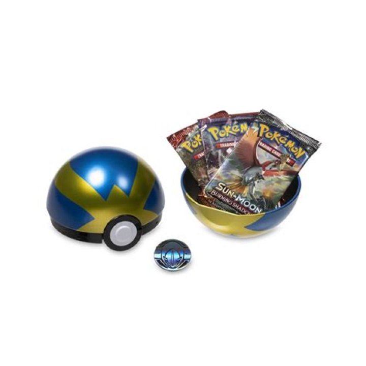 Opened Pok&eacute; Ball and Quick Ball