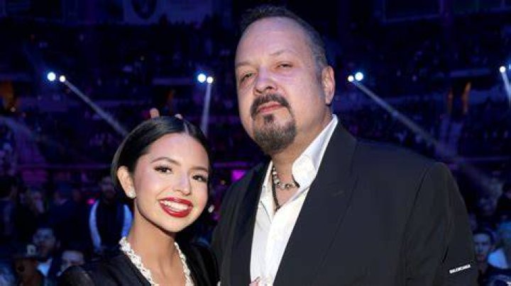 Pepe Aguilar y sus padres Antonio Aguilar y Flor Silvestre