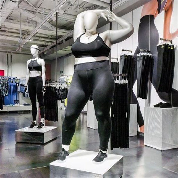 plus size mannequins
