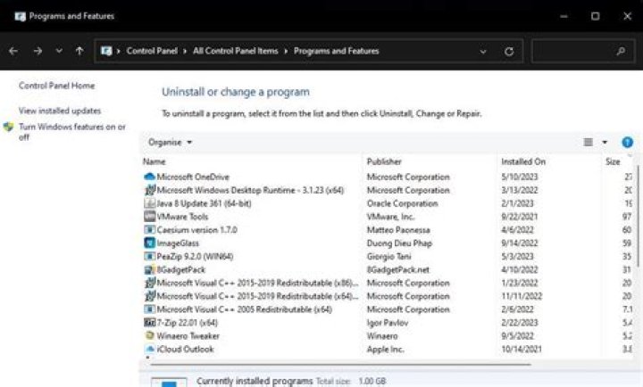 The Programs and Features uninstaller Programs and Features window error compiling for board arduino/genuino uno
