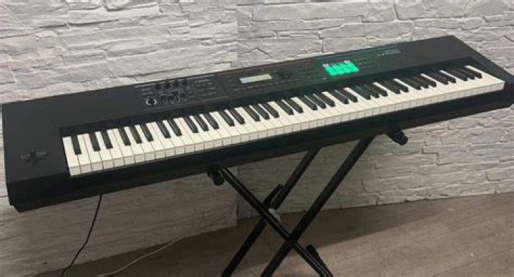 Roland JUNO-DS88