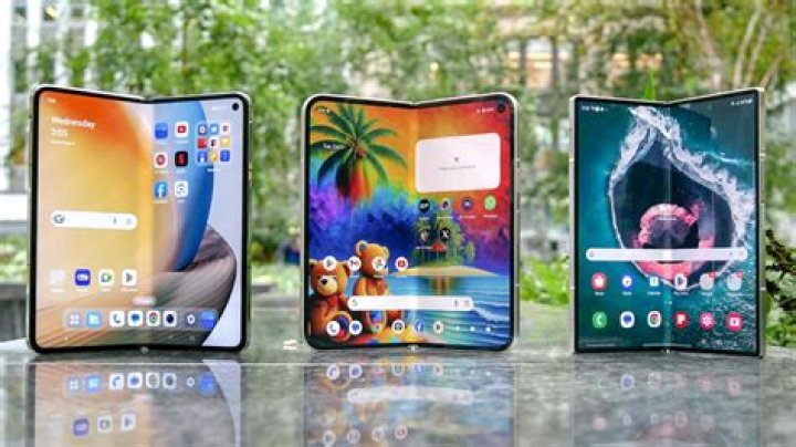 Samsung folding phone design concept.