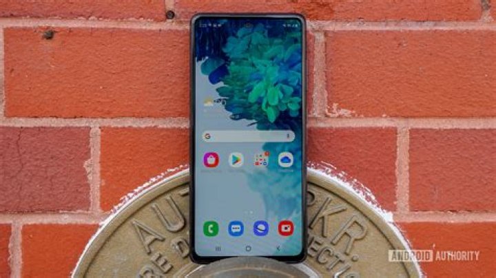 Samsung Galaxy S20 FE gets third fix for touchscreen problems