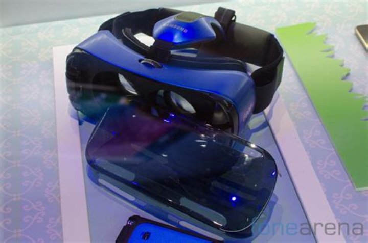 samsung gear vr first look aa (5 of 9) samsung gear vr first look aa (5 of 9)