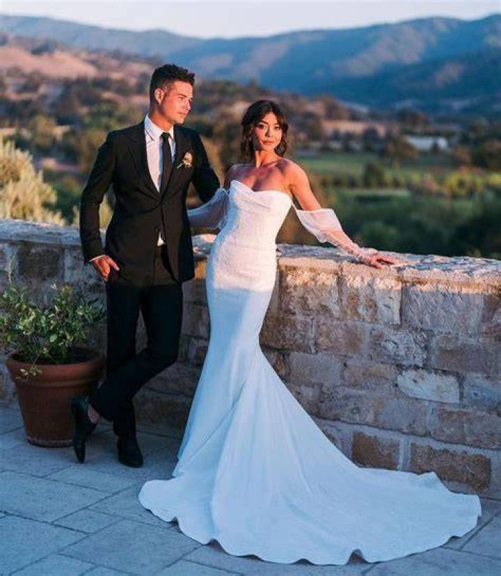 Sarah hyland wedding