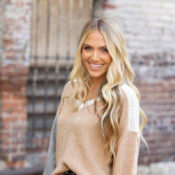 Savannah LaBrant - Social Media Sensation Savannah LaBrant - Social Media Sensation
