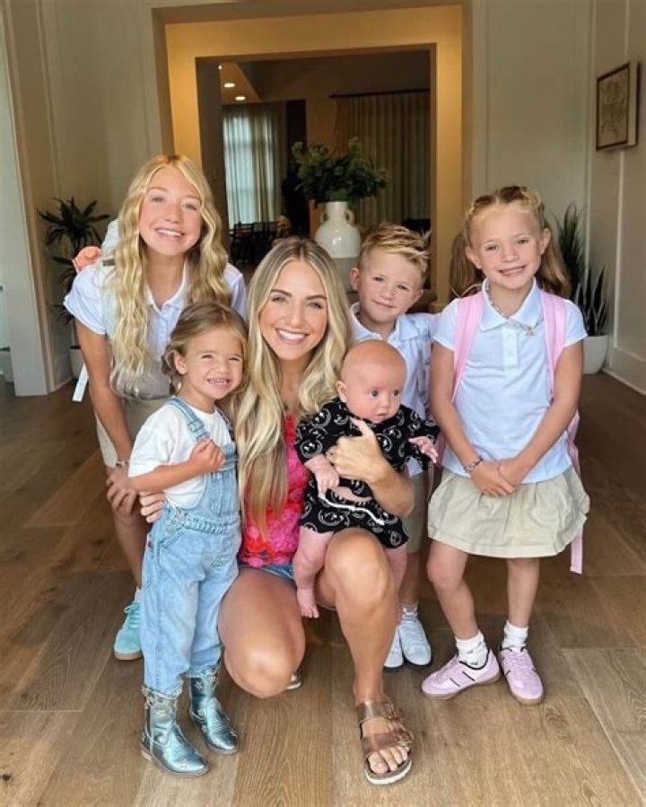 Savannah LaBrant with her daughter Everleigh and friend Ava Savannah LaBrant with her daughter Everleigh and friend Ava