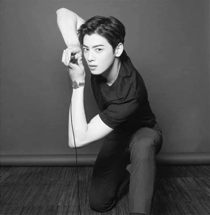 So Handsome Photoshoot Cha Eun Woo "ASTRO" for SelfService Photos