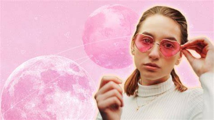STYLECASTER | Love Horoscopes For October 2022