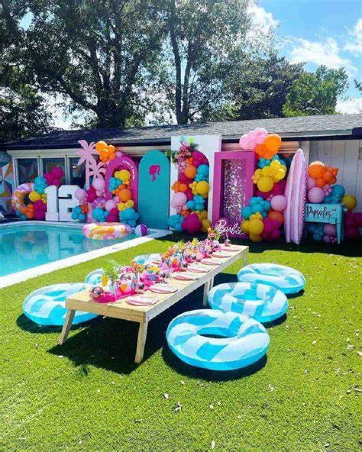 STYLECASTER | Summer Party Themes