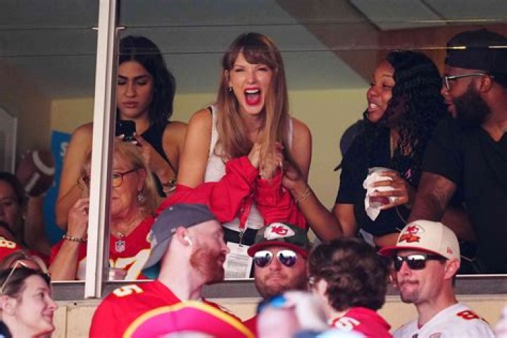 Taylor Swift attending Kelce game Taylor Swift attending Kelce game