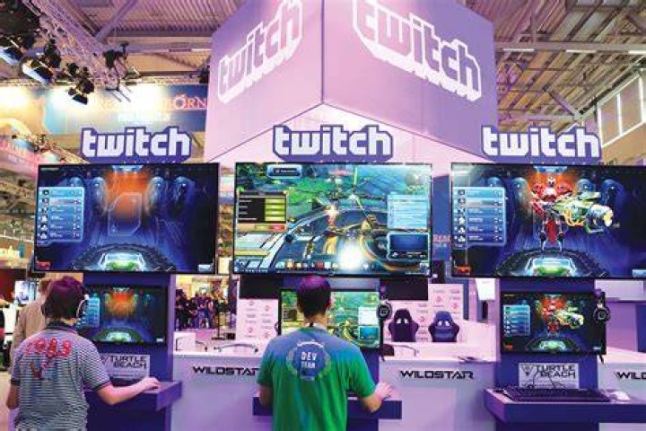 tWitch's Wife Is Now A Judge On The Dancing Show They Connected On
