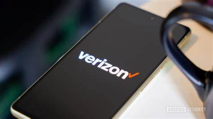 Verizon carrier bloatware on smartphone