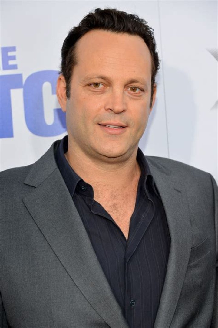 Vince Vaughn biography, height, net worth, wife, young, age 2024