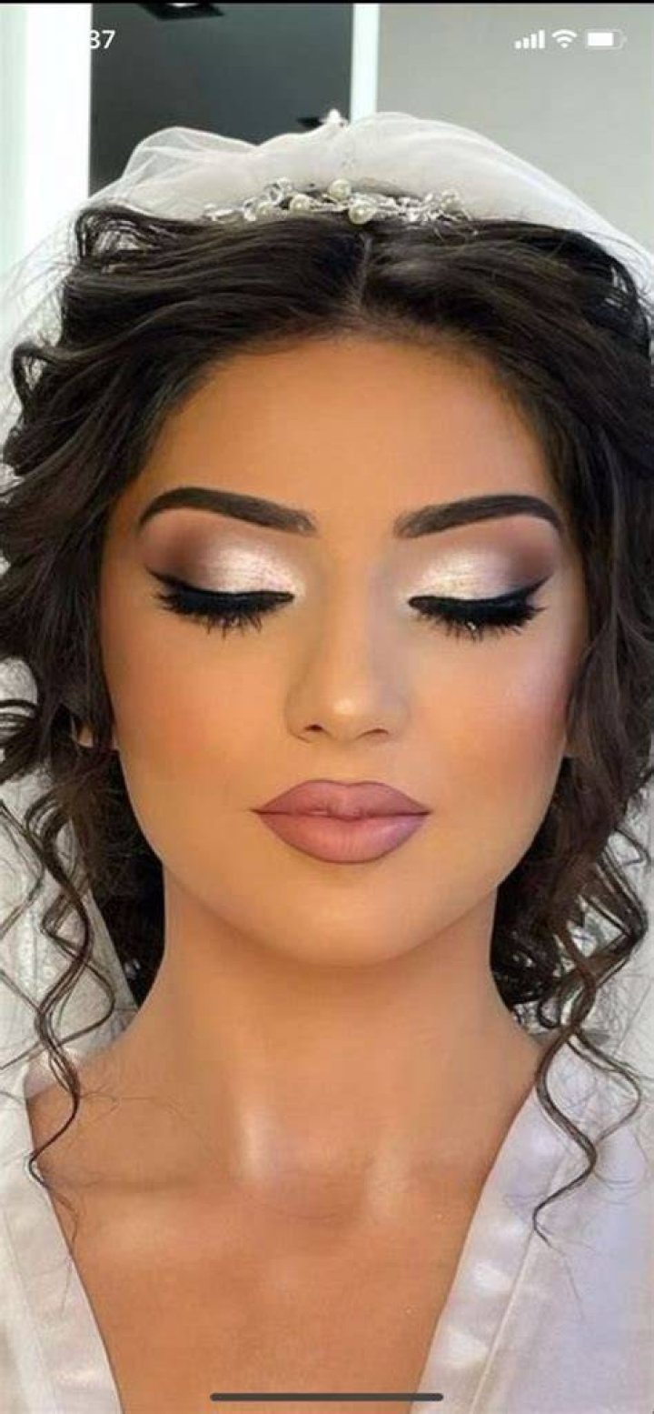 We Asked These Bridal Makeup Artists For Their Top Bullet-Proof Product Recs; Here's What We Learned | STYLECASTER