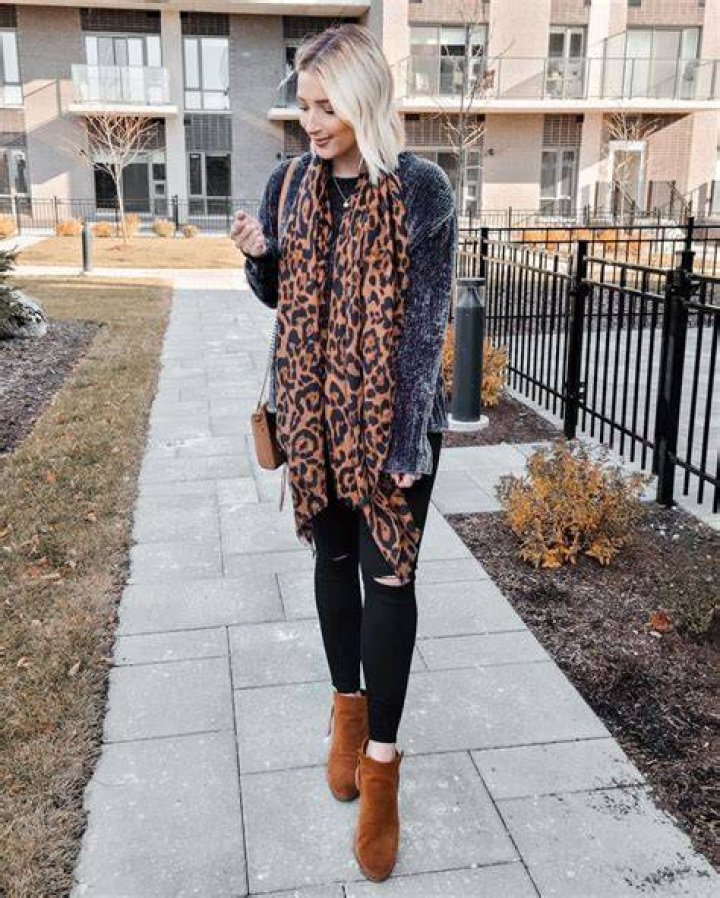 Winter Sweater Outfit Ideas