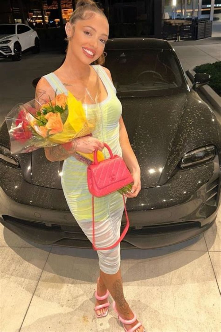 Woah Vicky Age, Net Worth, Mother, Father, Sister, Boyfriend, Family and Biography Social