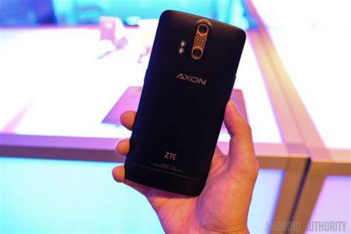 ZTE AXON Phone Hands On-12 ZTE AXON Phone Hands On-12